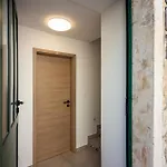 Apartament House Feral *